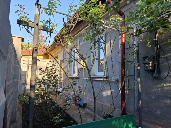 Продам  Будинок  по вул . Зимових походів ( Симбірцева) - фото 1