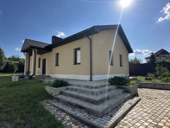 Буча Будинок з ремонтом  Камін Буча