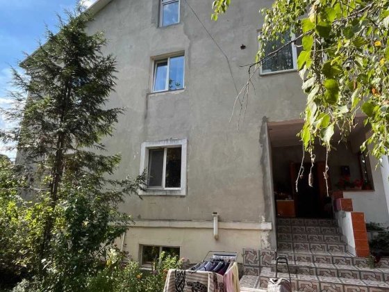 Продажа трехэтажного дома с участком. Киев Київ