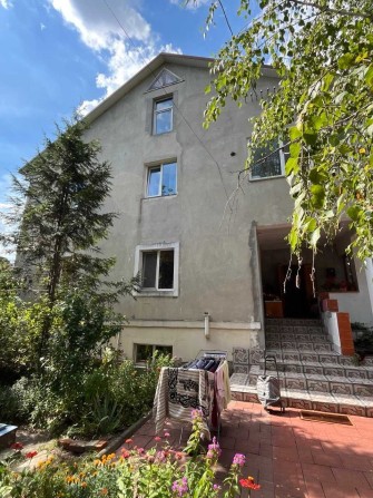 Продажа трехэтажного дома с участком. Киев - фото 1