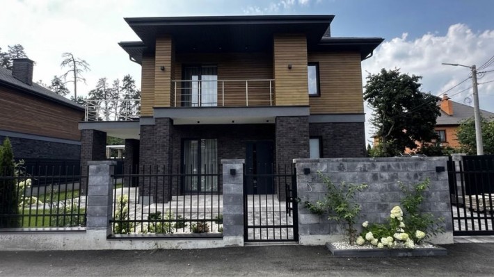 Продаж / Будинок  Київ, Святошинський район, вул. Михайла Чалого - фото 1