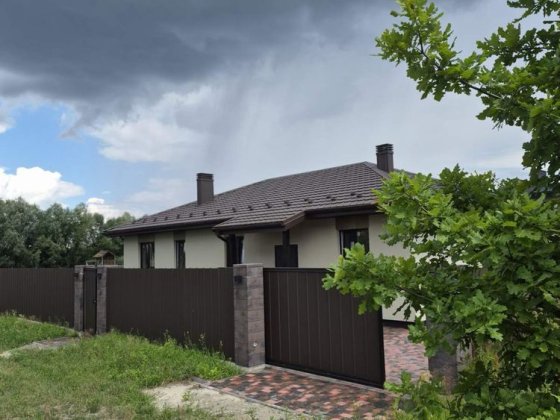Продаж будинку з частковим ремонтом в Лісовій Бучі! Буча