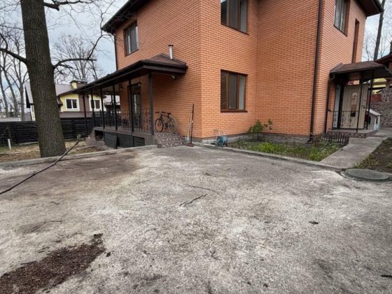 Будинок з ремонтом в Ірпені . Затишна локація поруч з лісом
