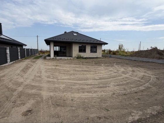 Будинок на 7,5 сот землі Рівне