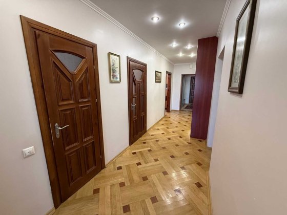 Будинок біля озера на  вул. Яблуневій Тернопіль