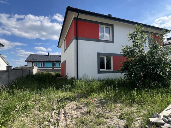 Продам котедж з централізованими комунікаціями в закритому котеджному містечку ( з газом та комуніка Рівне