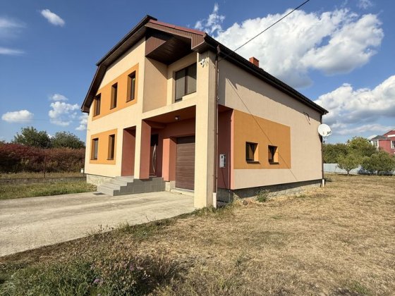 Продаж будинку м.Ужгород р-н Східний , з ремонтом , готовий до заселення, 7 хв.до центра міста Ужгород
