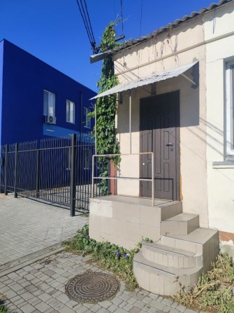 продам чатинну банку,, квартиру на землі вул ,М Грушевського - фото 1
