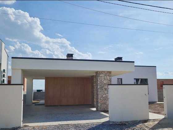 Продам сучасний будинок на ділянці 8 сот. Р-н Щасливе. БЕЗ КОМІСІЇ ДЛЯ ПОКУПЦЯ! ! ! Рівне