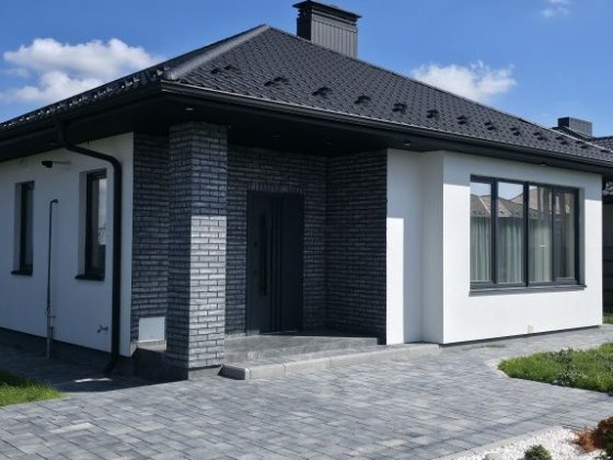 Продаж будинку з ремонтом та меблями Ровно