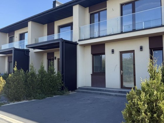 Продаж готового до заселення котеджу м.Ужгород вул.Загорська 3 кімнати, 3 балкони, 2 санвузла Ужгород