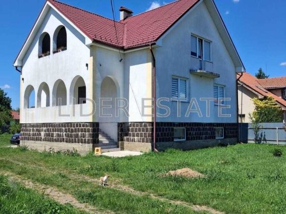 Продам 2-поверховий будинок біля Ужгорода Ужгород