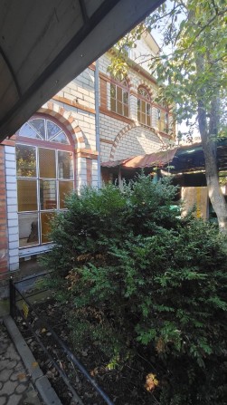 Продам затишний та просторий будинок у місті, для великої родини - фото 1