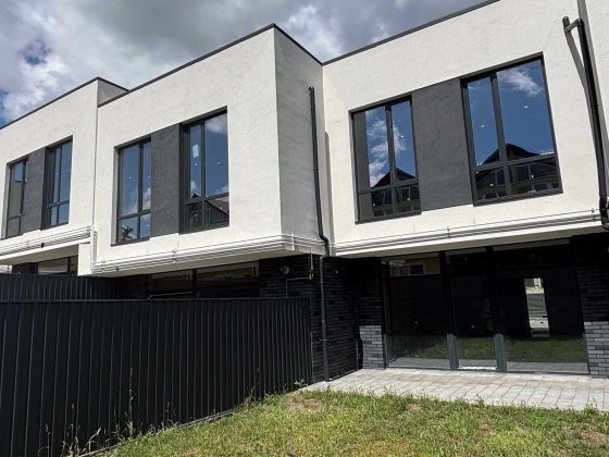 Продаж таунхауса, зданий в експлуатацію, 5 хв від центру Житомир