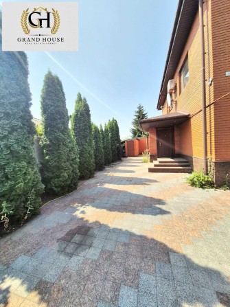 Продам розкішний будинок в центрі міста. - фото 1