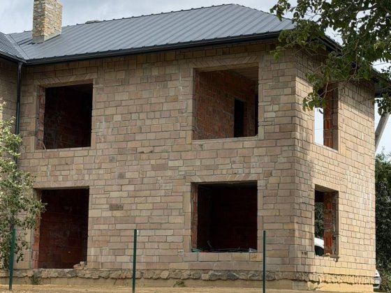 Продаж 2 поверхового таунхауса, початок Рясне Львов