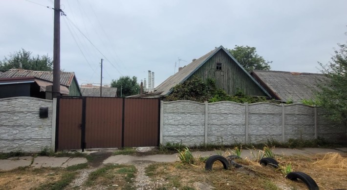 Частина будинку з госп.будівлями і землею - фото 1