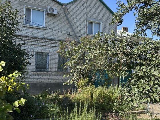 Продам 2х этажный каменный  дом 1982 г.п., со всеми удобствами, по ул. Плотничная/Володарского Николаев
