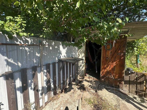 Продам дачу, 10 хвилин від метро Індустріальна, участок 10 соток Харків
