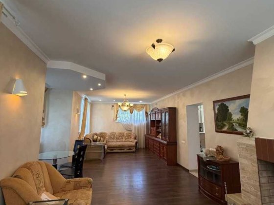 Будинок 152 м² у центрі Петропавлівської Борщагівки, 15,42 сотки, вул. Соборна