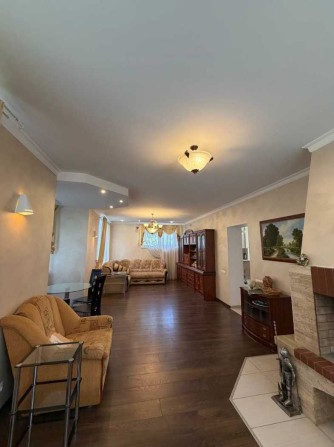 Будинок 152 м² у центрі Петропавлівської Борщагівки, 15,42 сотки, вул. Соборна - фото 1