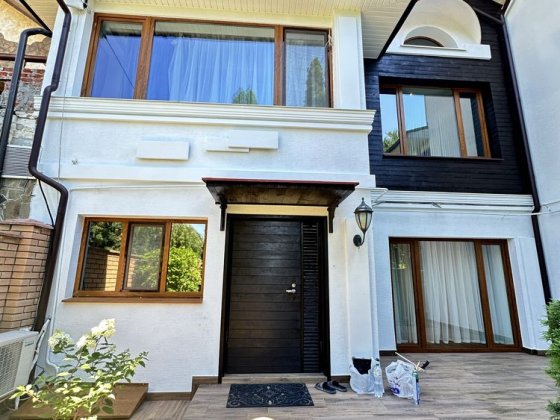 ‼️шикарный‼️современный‼️дом‼️370м2‼️гараж 63м2‼️6 соток‼️ Харків