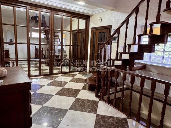 Продається будинок 2 поверхи загальна площа 250м² ділянка 15 соток!!! Харків