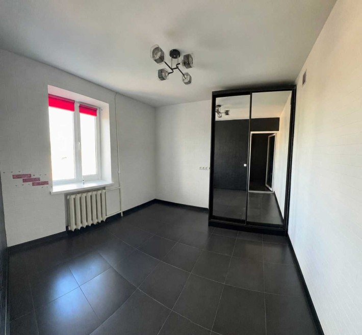 Продам кімнату в гуртожитку з ремонтом, Ромни — 16,6 м² - фото 1
