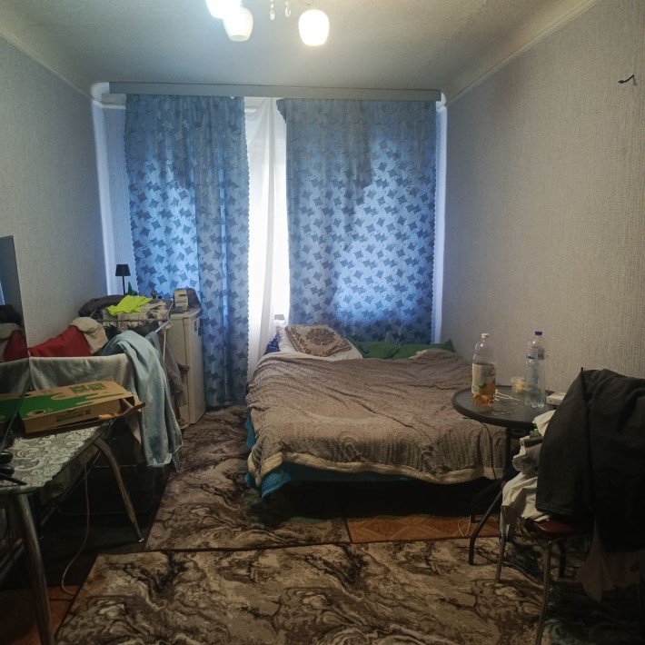 Продаються чотири кімнати всі разом у гуртожитку,все разом як чотирьох кімнатна квартира. - фото 1
