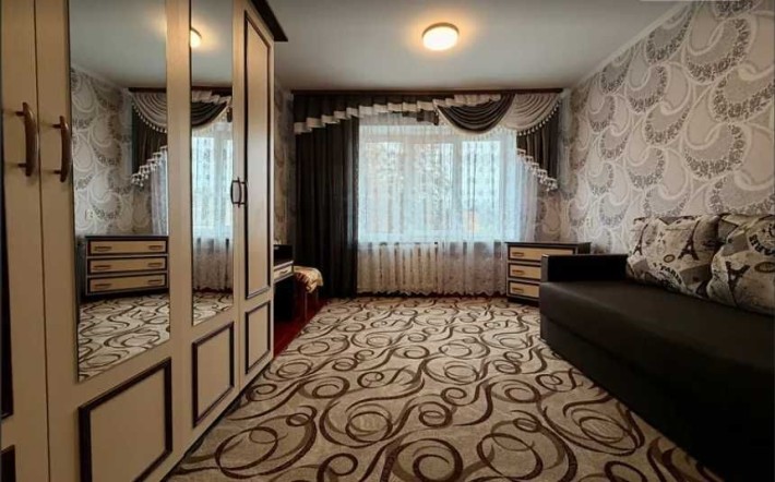Продаж затишної кімнати 25.1 м² з євроремонтом, меблями та технікою! - фото 1