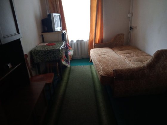 Продам затишну житлову кімнату 11,5 м² з окремою ванною кімнатою — мі Угринов