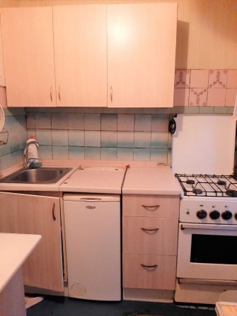 Продам комнату в 3к, 9.9м2 на Кубанской Украины (Жукова Маршала) ул. 22, Лесной массив,  Деснянскbq  - фото 1
