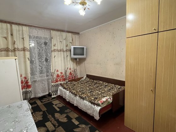 Продаж 1-кімнати в гуртожитку, ст.м.Святошино, вул.Чистяківська 4 Київ