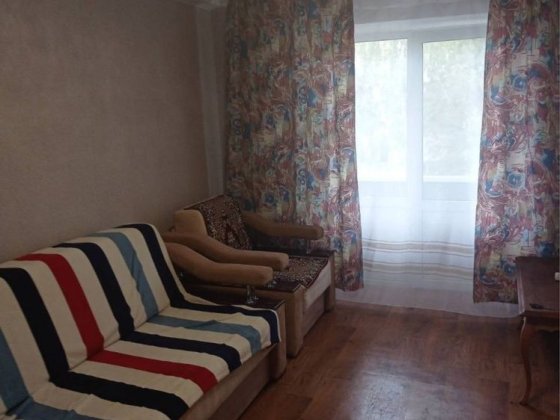 Продам пів квартири вул. Зодчих з газом 15.5 з балконом