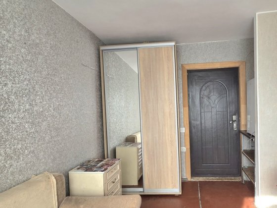 Продам кімнату в гуртожитку, Севастопольська площа! Торг!