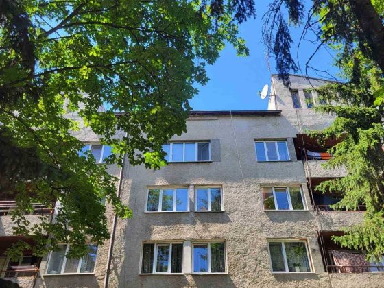 Продаж гуртожитку, 2 кімнати, цегла, середній поверх Ивано-Франковск
