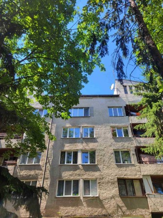 Продаж гуртожитку, 2 кімнати, цегла, середній поверх - фото 1