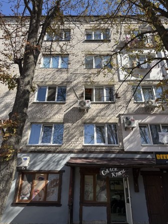 Продається кімната в гуртожитку в центрі Вишневого - фото 1