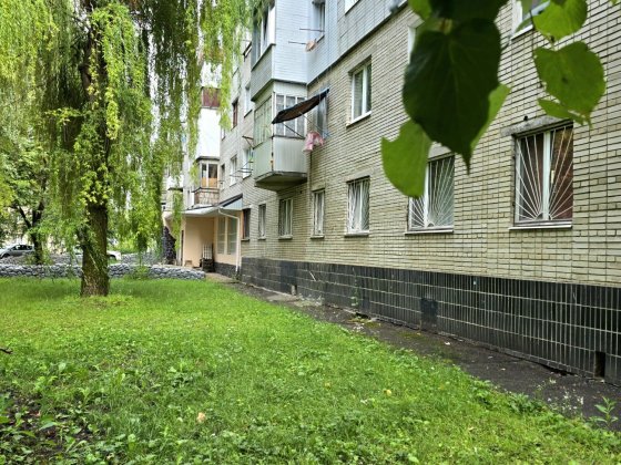 Кімната в гуртожитку з ремонтом та меблями | вул. Охтирська Суми