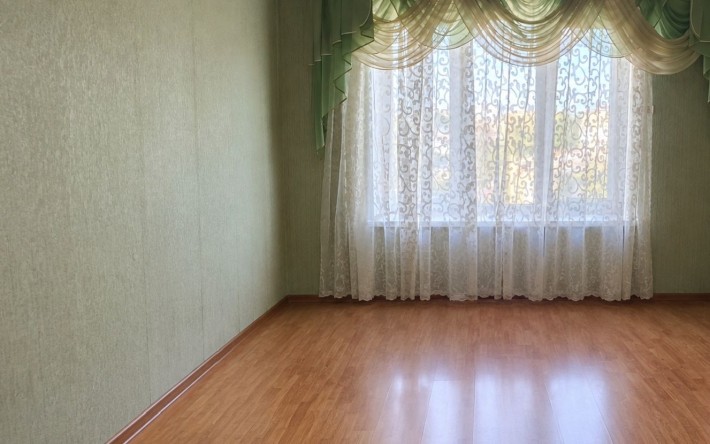 Терміново продам кімнату в гуртожитку зі своєю кухнею - фото 1