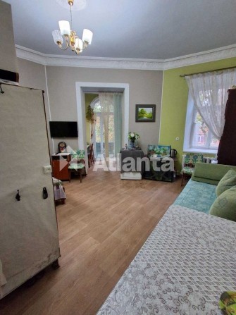 В продаже большая уютная комната с эркером в коммуне  на Молдаванке. - фото 1