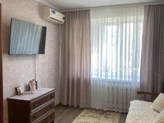 Продам комнату в  бывшем общежитии ,в районе Сельского рынка п. Котовского-9000у.е. Одеса