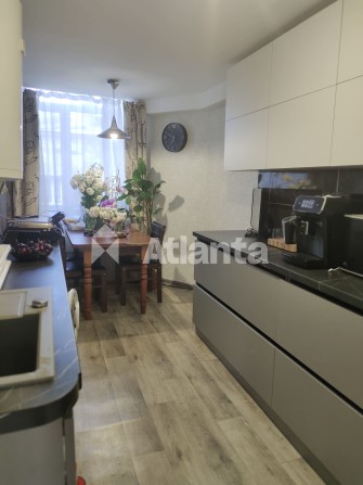Продам 3 комнаты в коммунальной квартире в Центре города - фото 1