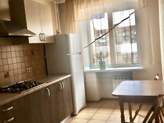 Печерськ, пров  Бутишів, 2 кімнатна ,метро Арсенальна Киев