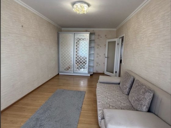 Опенда 1 кім кіартири в центрі  міста