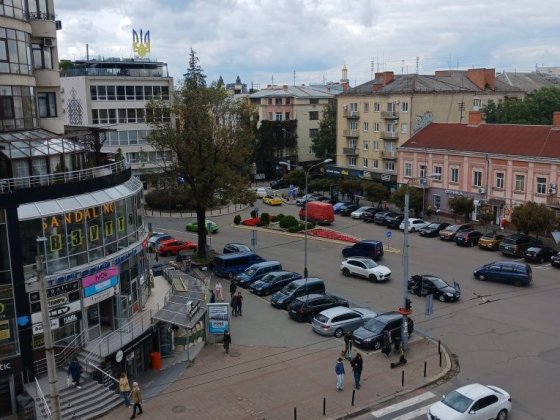 Здається 2х кімнатна центр стометрівка з і/о Ивано-Франковск