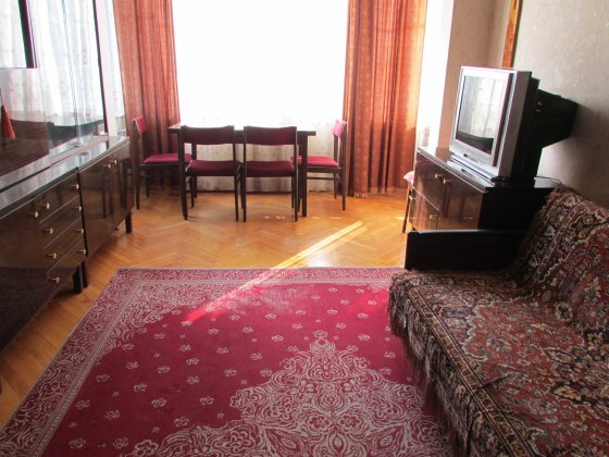 ТАТАРКА. Роздільна 2 кімнатна. вул. Мурашка Миколи 4 А Киев