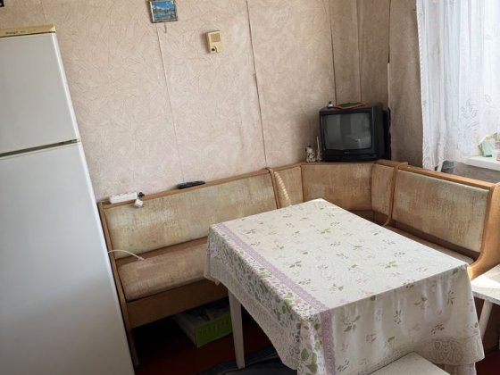 Сдам довгостроково однокімнатну квартиру на  б. Вечірній , навпроти Святошина,без посередників. Кривий Ріг