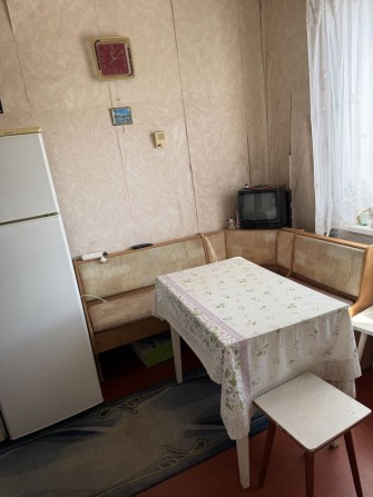 Сдам довгостроково однокімнатну квартиру на  б. Вечірній , навпроти Святошина,без посередників. - фото 1