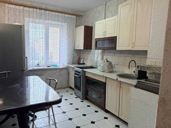 Здам в оренду 3 кімнатну квартиру по вул.Буковинська Ровно